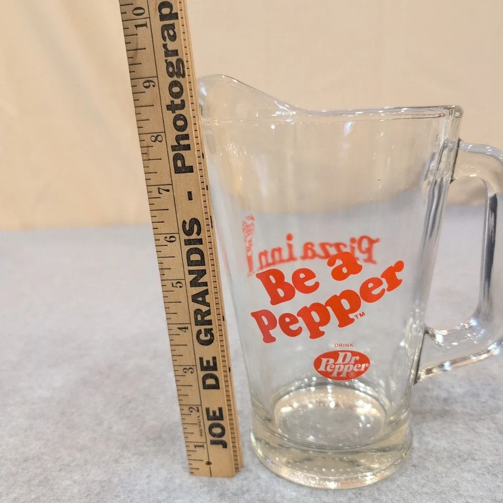 Vintage Dr Pepper Pizza Inn Be a Pepper Glass Pitcher Red Logo Advertising - Picture 3 of 6